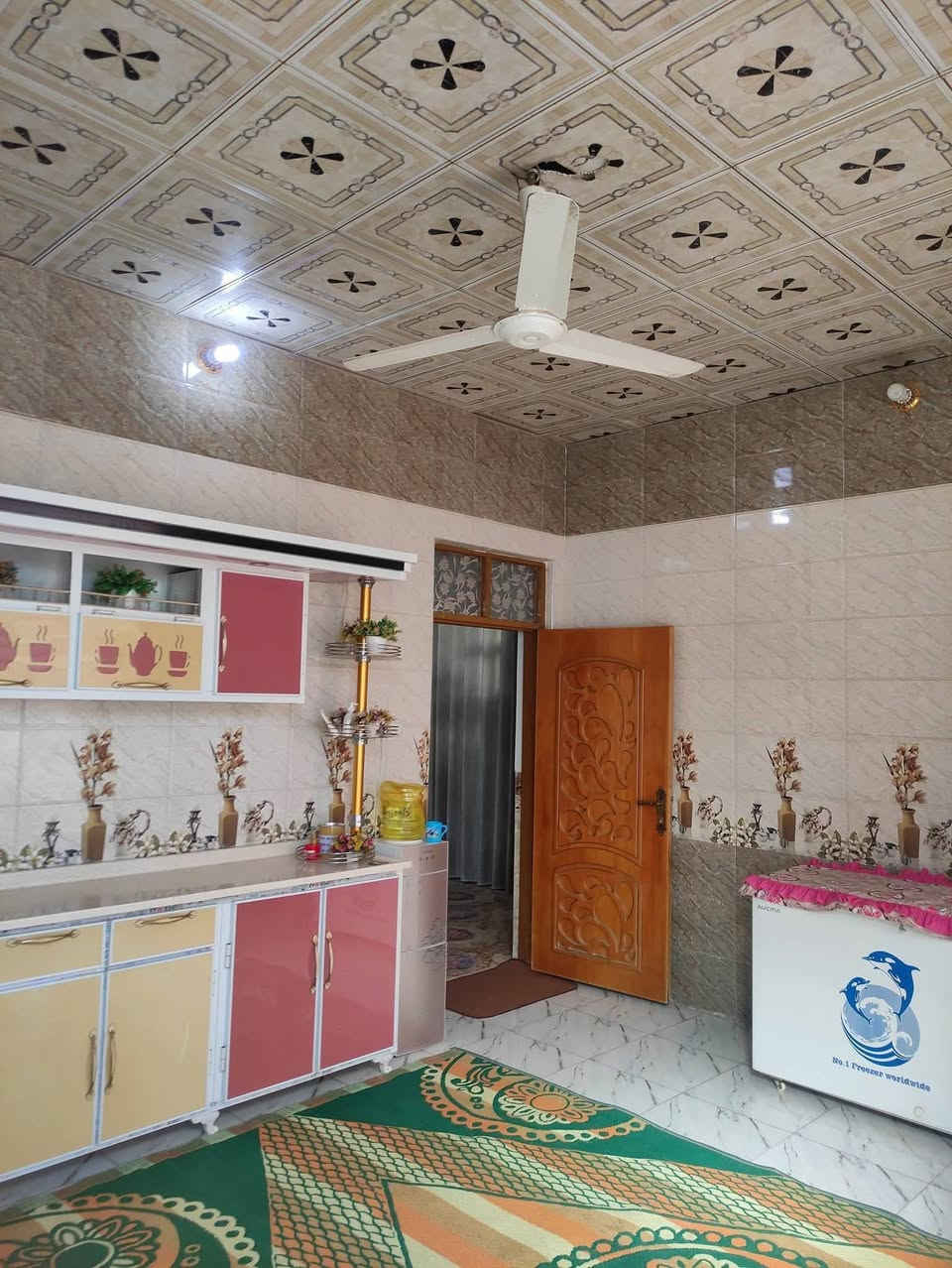 دار للبيع
دار للبيع مساحه 290 واقع حال
 طابو زراعي سند 25مساحه 250  الموقع قريب حي الحوراء مجاور حسينه عبد الخضير 

غرفتين  مساحه الواحده5*4

صاله7*4

مطبخ5*4

استقبال7*4

يحتوي على مناور عدد 2 و وكراج سيار 

ويحتوي صحيات داخليه و خارجيه 

ويحتوي على حديقه
السعر 120  وبي مجال 

للاستفسار الاتصال على الرقم ***********
