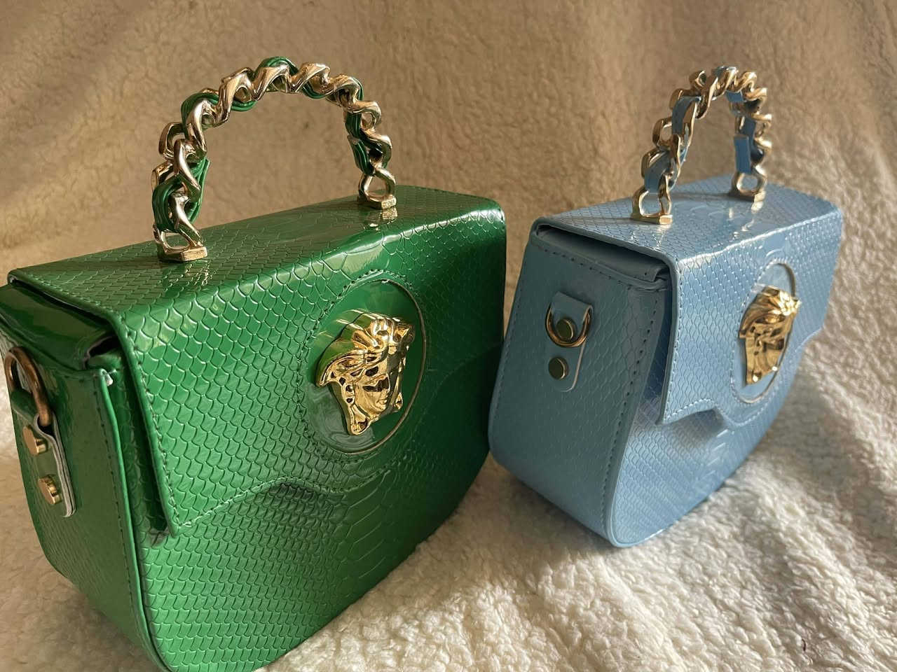 #من_رخصه_الادمن
توفر جنط ماركات براندات
ما اوفرلج بس الاصلي والقطع النازكه  القطع التخبل يمي وبس  🪻اسعارهم تبدا(٥٠٠٠-٨٠٠٠)
متوفر توصيل لجميع المحافظات العراق 🇮🇶٣٠٠٠ 
سارعو الحجز قطع قليله 
للحجز والاستفسار خاص
#ادمن_وافق


**إذا كنت صاحب هذا الإعلان وتريد حذفه لأي سبب، رجاءا أرسل رسالة إلى الدعم الفني**