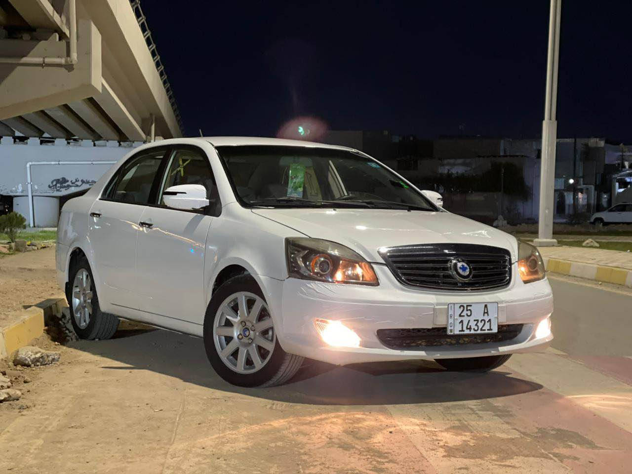 موبل 2013 سنويه جديد مشروع وطني 2030 بي دفتر بانزين كير و محرك محور كورله فكرك صافي و بشرط و تبريد شرط صدر امامي خلفي و كهربايات وتايرات شرط مكان سياره كركوك تسعين للاستفسار *********** كركوك, العراق
