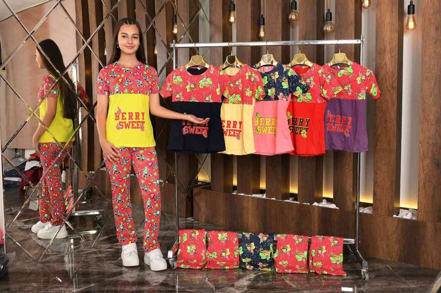 العدد 2500 قطعه صيفي. بناتي نسائي.   تركي.  السعر القطعه 3 دولار


**إذا كنت صاحب هذا الإعلان وتريد حذفه لأي سبب، رجاءا أرسل رسالة إلى الدعم الفني**