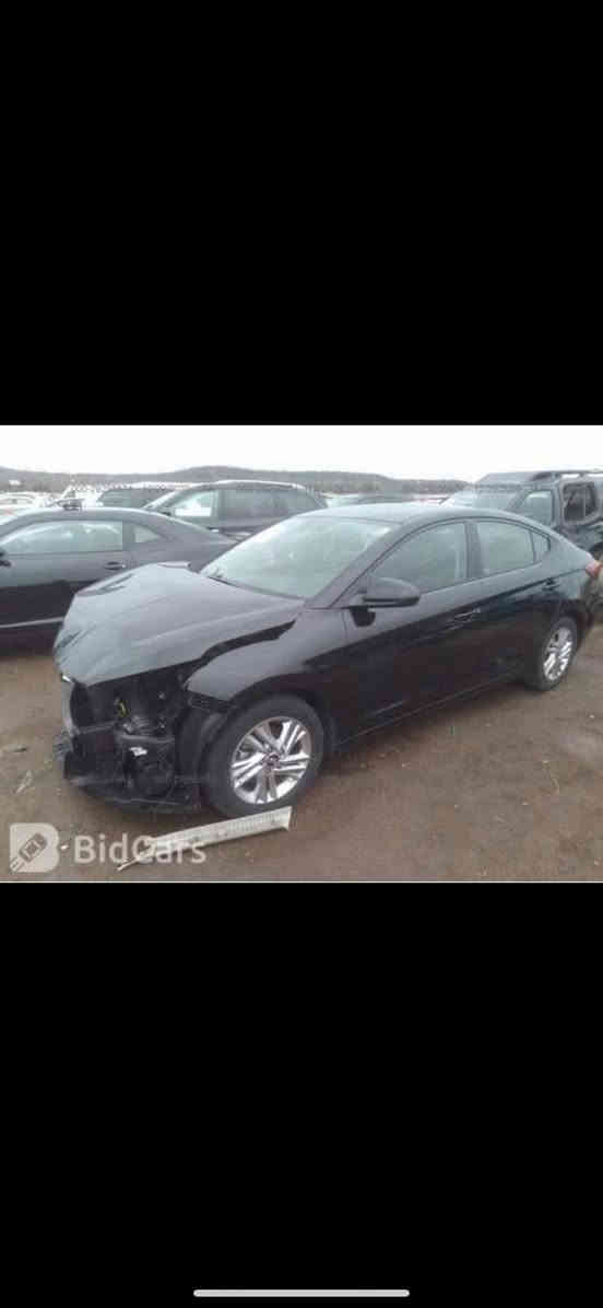 السلام عليكم للبيع النتره وارد امريكي مديل 2019 ضرره قطعه وحده مواصفات 
تحكم 
سياره ليبل واحد ماعده لبنيد 
شاشه جبيره
3 انضمه قياده
كيرAT
لسياره كامله مابيه اني نقص 
رقم نجف بسمي 
***********
سعر 135 وبيه مجال
