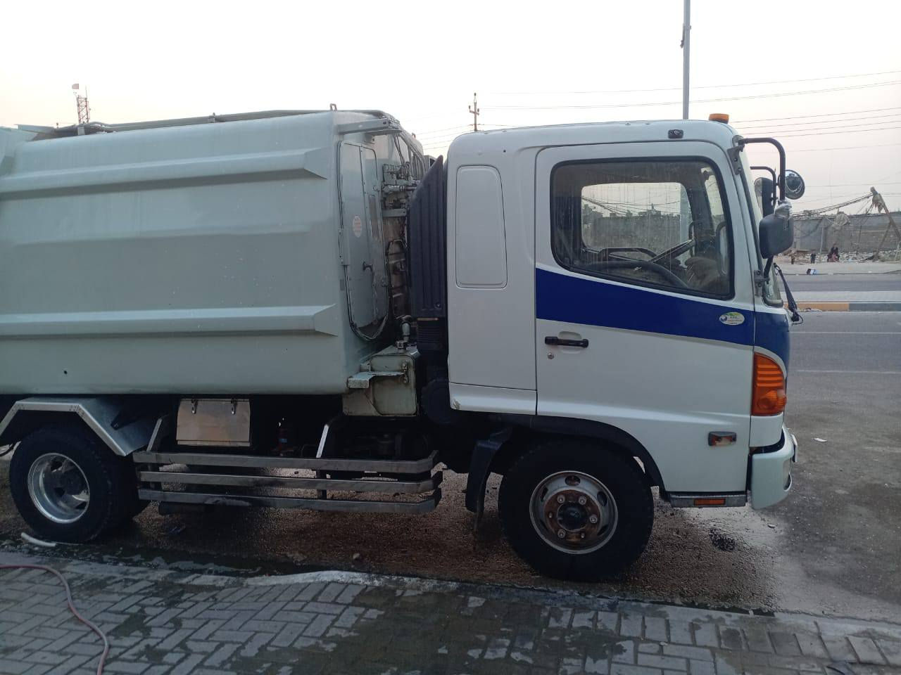 السلام عليكم كابسه للبيع هينو شيطان قماره وربع مكينة 6فول عادي كبسه موس 8ونص كفالة كير ومكينه وشاصي سياره جاهزه مكانها البصره القبله ***********
