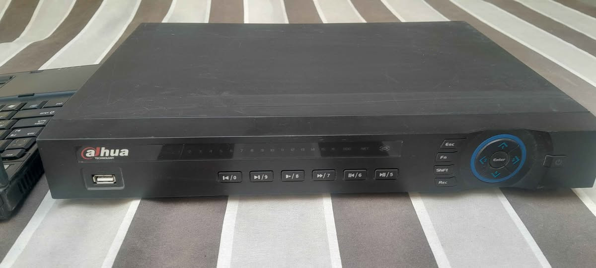 للبيع جهاز bvr  داهوا  ١٦ كاميرا شرط شغال مع لابتوب عاطل 
السعر ٢٥ الف 
كركوك / *********** كركوك, العراق
