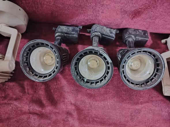 السلام عليكم
حبايب جميع الي بصور متوفر و فدوه الي ميشتري لا يكسر بلحاجة. 
للتواصل و الاستفسار الاتصال على الرقم 
*********** (متوفر واتساب)
