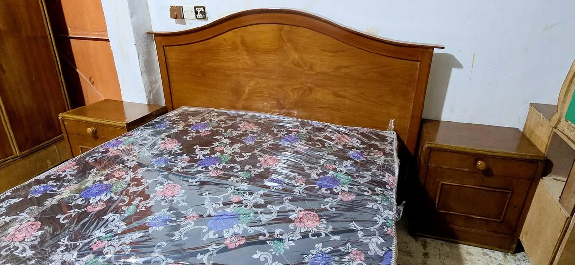 اثث بيتك بأنسب الاسعار سعار الشمال 🌹 
غرفه نوم صاج نضيفه السعر 425وبيها مجال 
صلاح الدين ناحية العلم قرية الربيضة خلف مدرسه سومر للبنين 
***********
يوجد خدمة توصيل داخل المحافظة فقط 🚛
