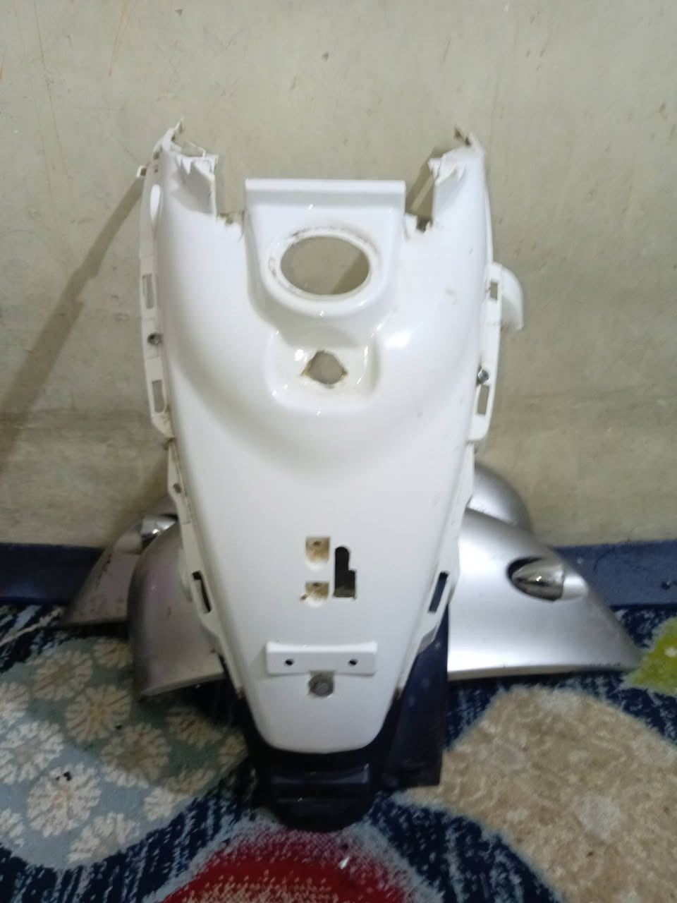 سلام عليكم غراض دراجه كلاسك البيع كفرات نضيفه امانت الله قيم بل يرضى الله وخذ مكاني بغداد  ***********
