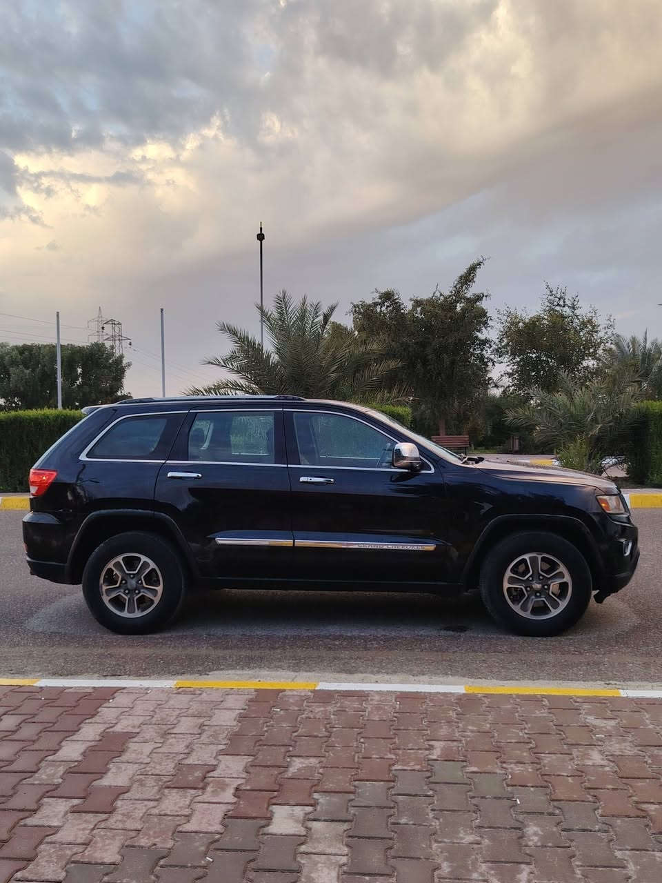 السلام عليكم للبيع بسعر 152 جيب لاريدو 2012 لون اسود رقم صلاح الدين انكليزي الضرر فقط جاملغ امامي نفسه مصلح بدون داخل بدون ايرباك السياره جديده حيل ومتصرف عليه جاهزه من كلشي كير ومكينه شرط صدر امامي خلفي جديد تخم تايرات جدد تبريد تدفئه شغال السياره فول ماعده الفتحه مكينه 6 سلندر سنويه وهزه ورقم جدد العنوان تكريت
***********
