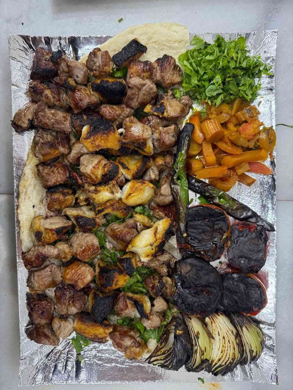 بسم الله الرحمن الرحيم لحوم ومشويات المسعودي لحم غنم  تكه لحم تكه دجاج لحم عراقي 100% رضا الزبون غايتنا مهنتنا فن مطالبه بالنجاح لخدمه للزبون العنوان جسر ديالى القديم مقابيل شارع الاطفاء خدمه توصيل ***********ابو علي 🍂
