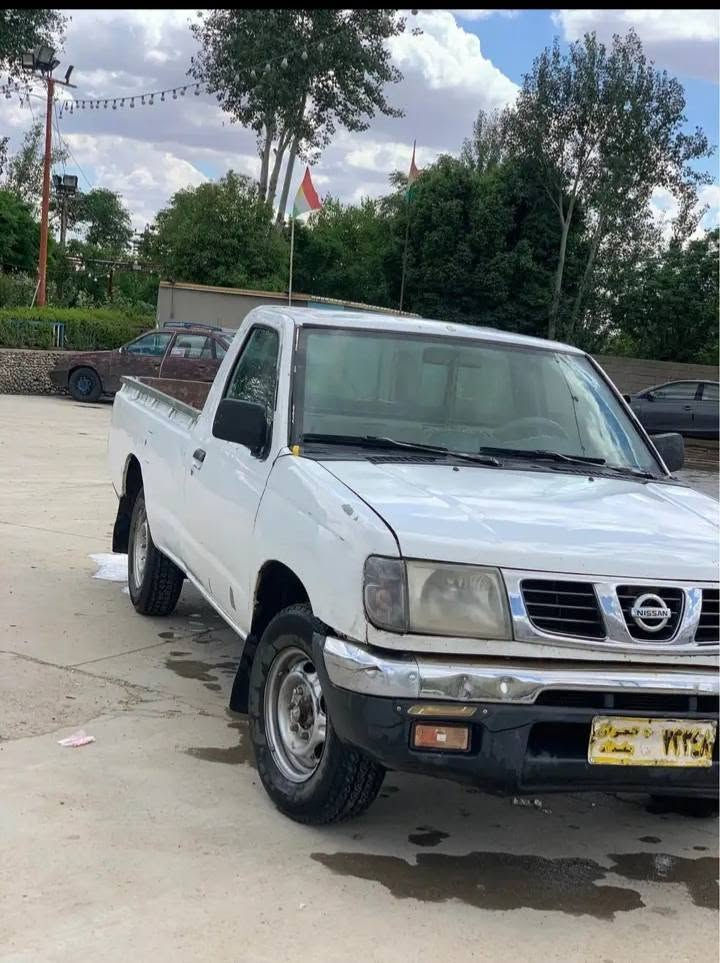 نیسان
نیسان 2002تەبریت بەس پاوەرنیە گێڕو مەکینەی بەشرت وەرگەڕاو نیە بەس بۆدێکەی بۆیاخە  پێشی کەپسە چوار تای لۆکی لەژێرە
سیارەکە یماڵی خۆمانە هی مەعرەزنیە لەئیشایە
نرخیشی52گەڵا تۆزێک مەجال بۆزنیاری زیاتر
*********** السليمانية, العراق
