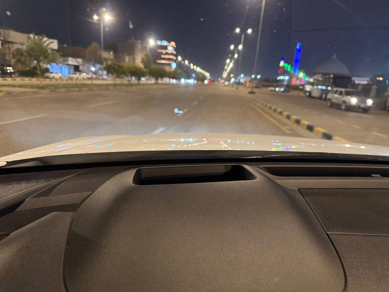 السلام عليكم للبيع سورنتو 4x اعلى مواصفات فور ويل وكراسي تبريد واربع كامرات مكفوله عدا رصعه بالصندوك خفيفه رقم بغداد ماشيه 40 ضمان الدوليه للاستفسار 
***********
***********
