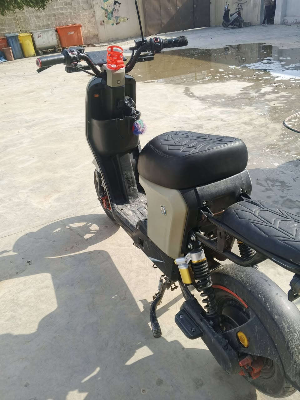 سلام عليكم.. دراجه.. بيسكل شحن للبيع نوع الدراجه R9مديل2025دراجه حلوه سرعه 109.. ملف الدراجه1500دراجه عوزها نواقص قليله.. سعره 450وبيها مجال للطيبين.. مكاني كركوك...حي البعث  .. شراي.. مراسله الحساب.. متواجد كل الاوقات... او المراسله واتساب..***********
.. 
. لاتدك عل رصيد الين الخط مغلق بس واتساب...👍🏻👌🏼
. 
موشراي لاتكسر بسعرها رجائن✌😒
