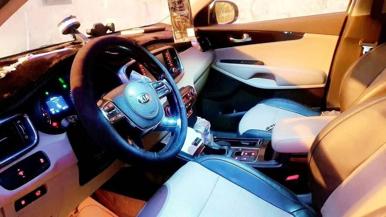 مرخصة الادمن سورنتو  كويتي ١ ع ١ خليجي ٦ سلندر رقم بغداد باسمي كفالة عامة فقط بارد كد شبر يم دوسه وباقي سيارة مكفولة بصمة تشغيل بصمة أبواب سايد بريك بصمة جنطة ذكية شاحن واير ليس فور ويل تبريد تدفئة بل كشنات دبل شباك فول لد كشنات كهرباىي جلد تحكمات  بانوراما كلهن بيه فول للخير عنواني الديوانية الحمزة الشرقي ***********
