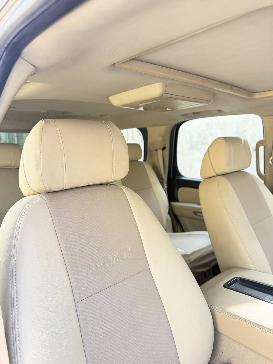 سلام عليكم ادوات ادوات
تاهو LTZفول مواصفات
كفاله كصه مكينه كير حداديه 
سياره جديده 
كفاله حداديه 
تخم تاير جديد 
مكفوله من الفتح دخول جديد السياره 
سياره فتحه سقف 
شاشه شاديله 
عنوان السياره بصره
السعر ٩٠ورقه وبيه مجال 
***********
