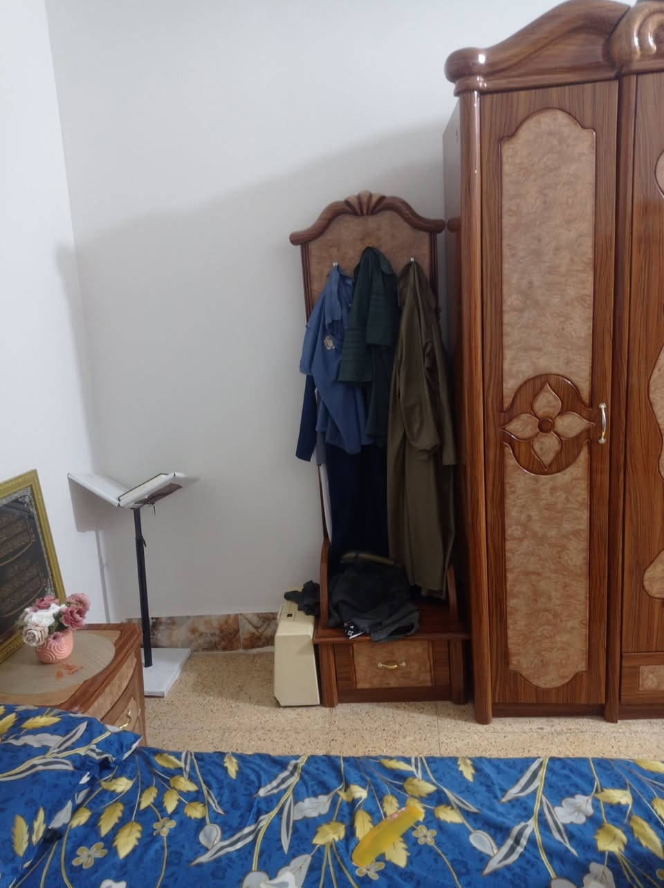غرفة نوم للبيع ونظافة جيده كما مبين بصورة وبسعر مناسب 
***********
أما تراسلني على صفحه أو تتصل بيه بخدمتك...
