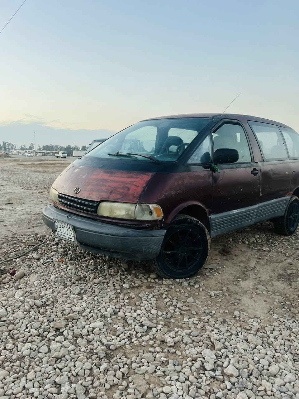 السلام عليكم        أعيد النشر بسبب الوعود الكاذبه.            تيوتا  بريفيا للبيع موديل 1992 كامل كير محرك حاويه شادهن دبلات امامي خلفي جديد السياره خير من الله ترايك وين متريد  السعر 20 ورقه لاستفسار ***********
