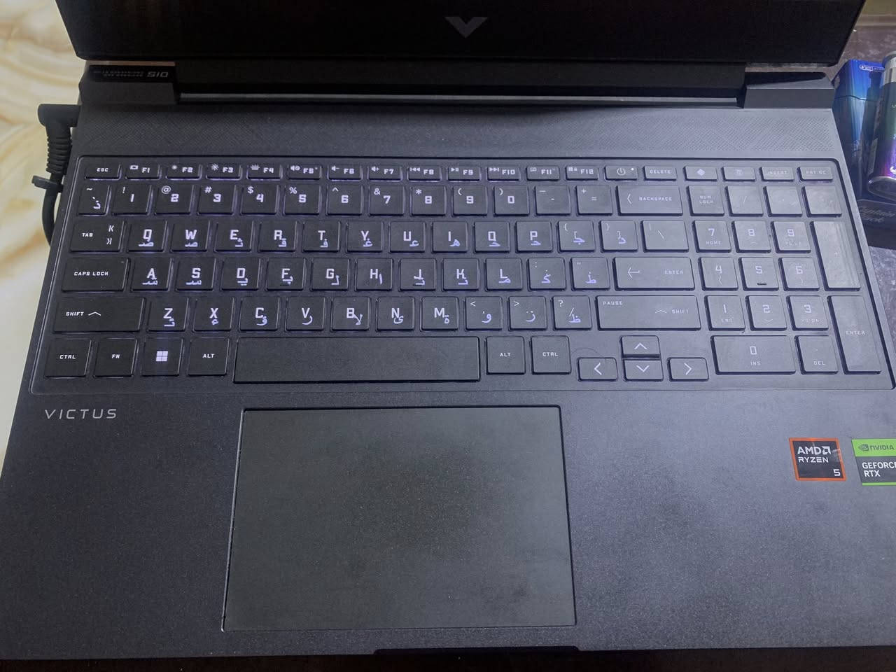 لابتوب hp victus
لابتوب گيمنگ hp victus الغني عن التعريف 
Ryzen 5 8645hs 
Rtx 4050 6gb
Nvme m.2 512 gb gen4
Ram ddr5 16 gb
Display 15.6 fhd ips 144hz
اللابتوب ويا الشاحنة الأصلية مالته 
جداً نظيف وحرارته كلش حلوة مايحمة
بي فقط هذا الخط اللي بالشاشة وضمان لا ينتشر ولا يكبر يبين فقط باللون الاسود الداكن بشكل واضح مثل ما مبين بالصور
مكاني ديوانية وعندي توصيل جميع المحافضات
السعر ٩٠٠ الف


**إذا كنت صاحب هذا الإعلان وتريد حذفه لأي سبب، رجاءا أرسل رسالة إلى الدعم الفني**
