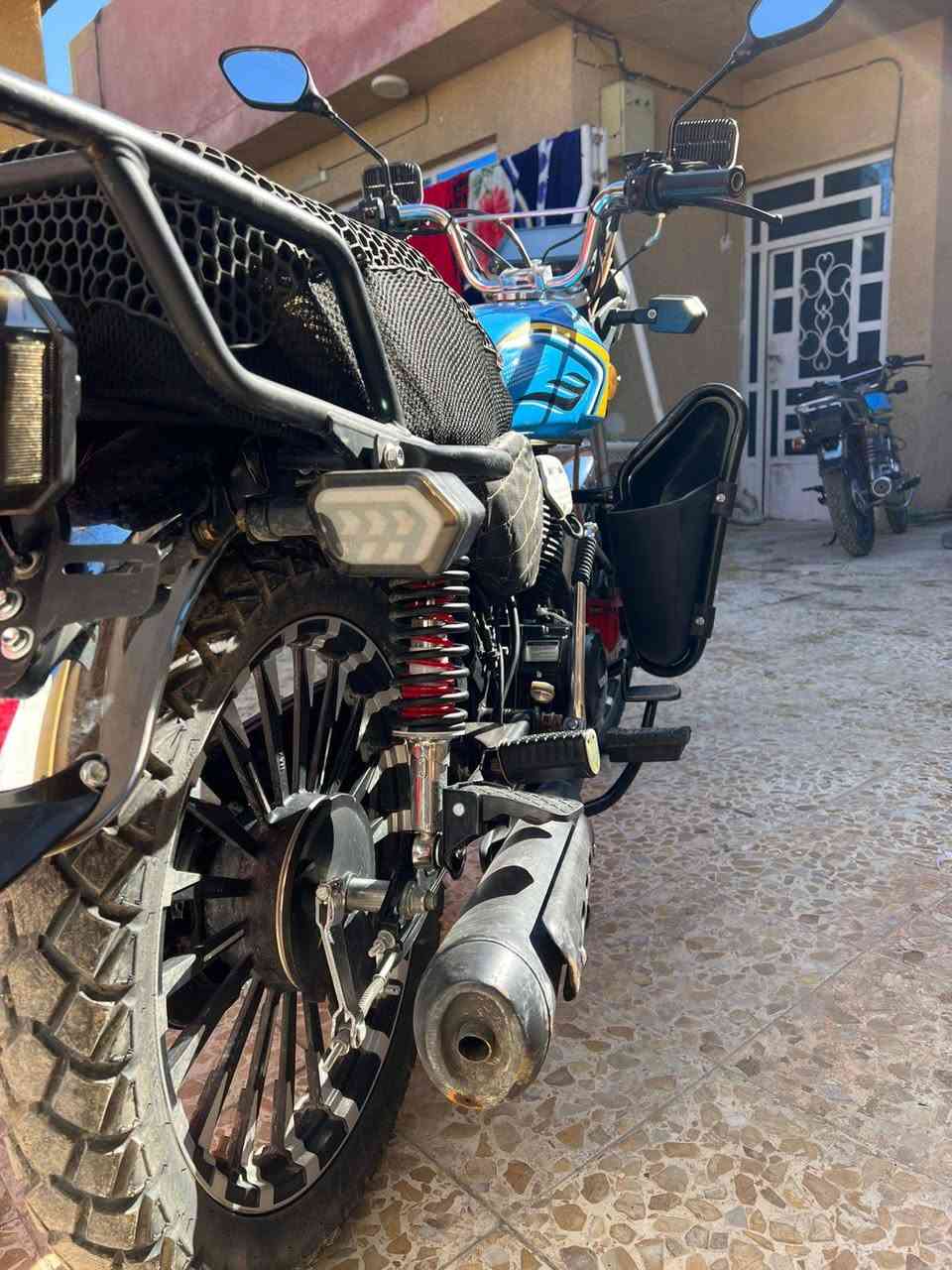 سلام عليكم دراجه سونك موديل 2025 زيرو ماشيه 25 الف الدراجه  ضاقطه وزنجيل انسه شي اسمه رجه   مشاءالله  مرتبه الدراجه  كامله وراق كامله سعر الدراجه 850وبيه مجال حك الجيه مكان الدراجه بغداد ابو غريب الرقم *********** وبي واتساب
