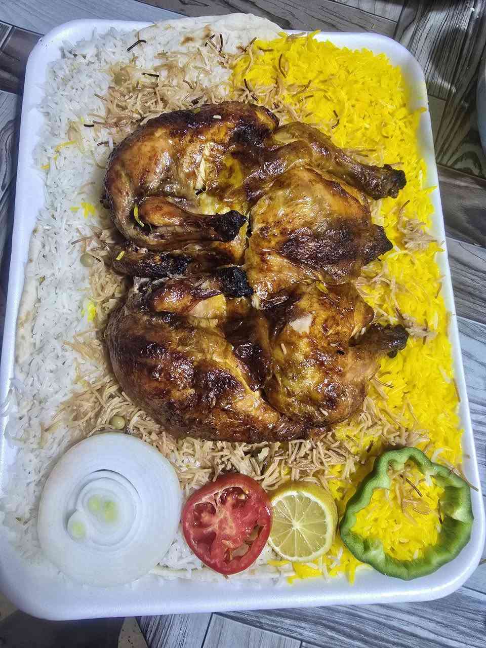 مطعم سيد عبد العنوان المحطه مقابل معجنات النجفي
يتوفر دجاج فريش
أجنحة
تشريب لحم فريش
اكل روعه
بانسب الإسعار
تعالو زور المطعم وذوقو الاكل
يفتح المطعم من الساعة السادسة صباحا مع وجود وجبة ريوك
***********
