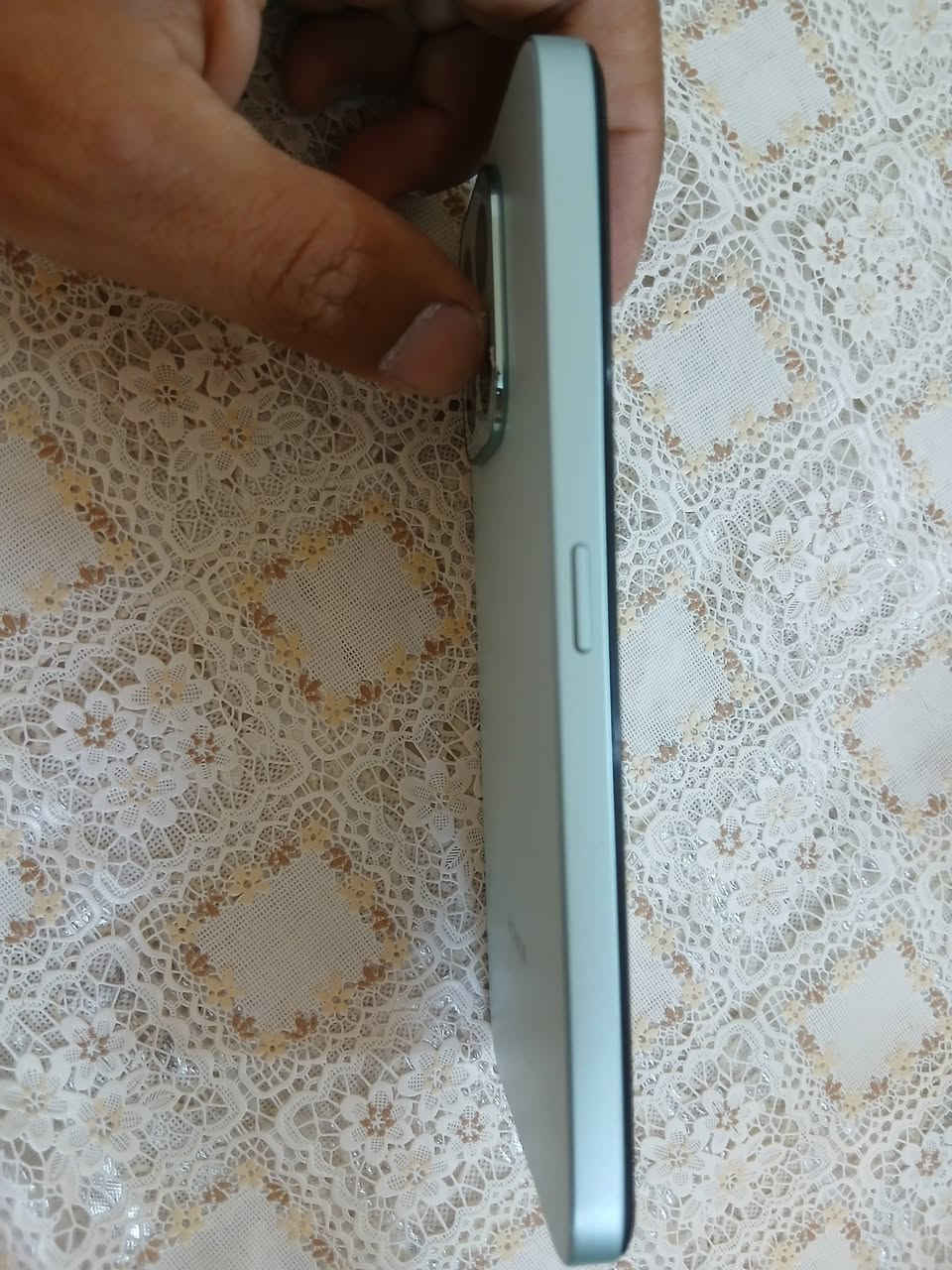 السلام عليكم 
هونر x6c  جديد شخط ما بي 
ذاكره 128 عشوايئيه 6+6 توربو جهاز كلش حلو اداء و لمس و يدعم الذكاء الصناعي 

غراضه كامله الاصليه شاحنته جديده الاصليه مالت الكارتونه و الكيبل هم جديد 

مواصفاته بالصور موجوده 
جهاز مستخدم اقل من شهر 

مكاني جميله عندي توصيل داخل بغداد فقط بالنهار 
*********** عندي واتساب 
سعره ١٦٥ و بي مجال بصيط 
شكرا
