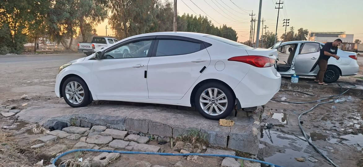 السلام وعليكم 
النترا ٢٠١٣ خليجي فولGLS مواصفات
 كفاله عامه رقم اربيل جديد سونار مرفق مع صور
بصمه تشغيل 
فتحه سقف 
اشاير بل مري
محرك ١٨٠٠دوش محرك جديد
كير جديد 
تبريد تدفئه شغالات 
سياره محرك مامفتوح جديد 
سياره جاهزه من كلشي 
مكان سياره بابل سعرها ١٢٠ 
***********
