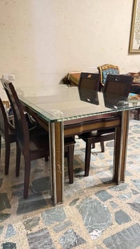 تخم زان • ميز طعام • حي القاهرة