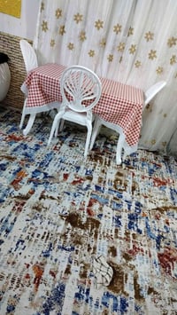 ميز طعام جديد • كرسي رابع