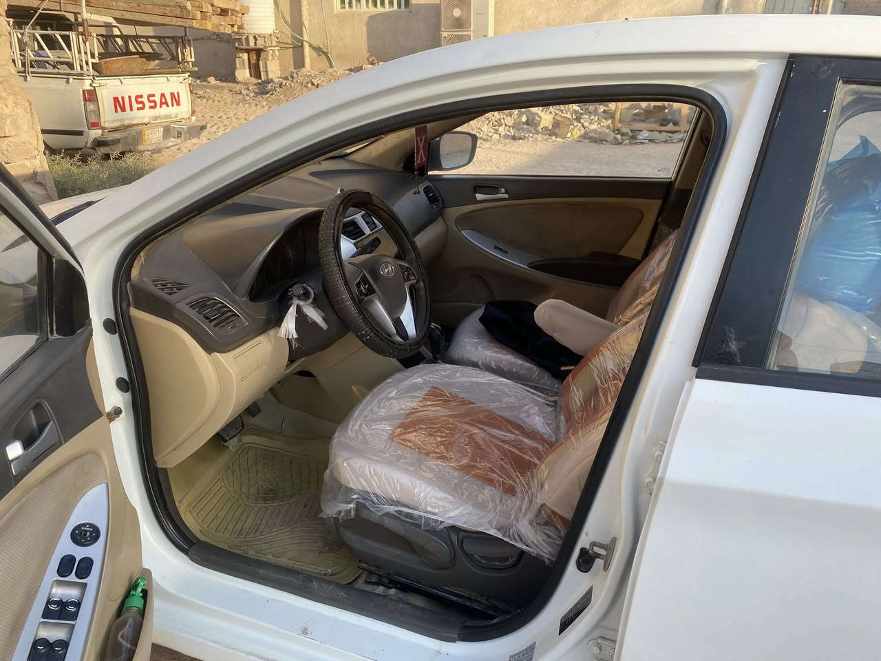 سيارة هيونداي اكسنت 2014 بحالة جيدة جداً استخدام شخصي ونظيف
المواصفات: 
 • سنويه 27 
 • كير مكينه مكفول حداديه نص عمر 
 • صالون نظيف
 • بدون حوادث 

مرواس فقط  

للتواصل: (***********)
