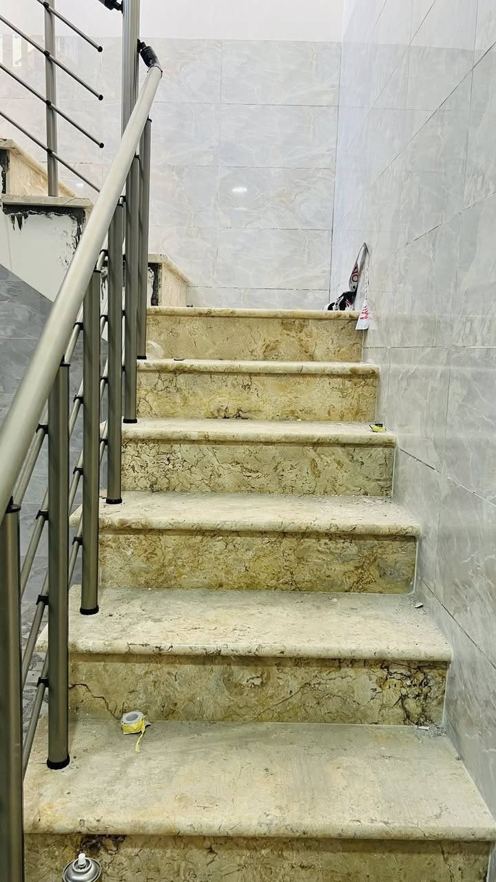 مشتمل للبيع سكك
مساحه 75 متر واجهيه 5 متر نزال 15 متر.  

العنوان حي النصر الثانيه شارع الصوره 
على شارع بصف الركن مباشر 
البيت جاهز وبناء جديد وجاهز للسكن 
كامل كل نقص مابي.  تانكي ماء. سخان ماطور خلاطات مغاسل 

الاستفسار ***********
