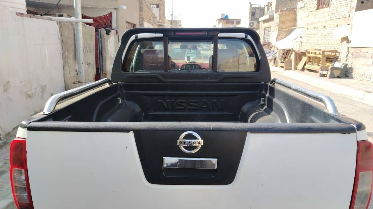 نيفارة 2010 مكفولة من ضربة وصبغ كير محرك VTT3000 تبريدتتفأ شغال بسمي سعر 80 مكاني بغداد ***********
