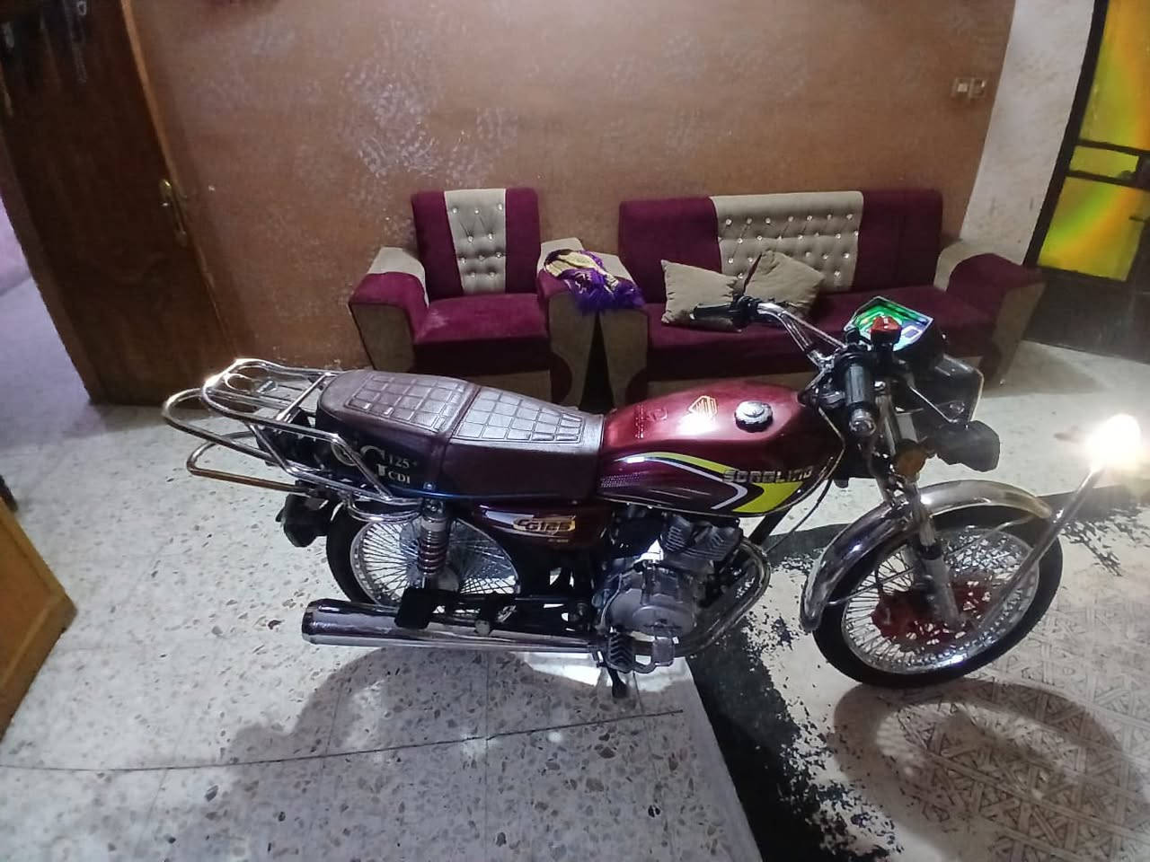 السلام عليكم دراجه أيراني  للبيع 2025دراجه بل جيس برغي ما ناقصها شلعه فول اشك الكاع بكاني بغداد فلكت سلمان باك قرب بسمايه السعر 750 وهاذ رقمي ***********
