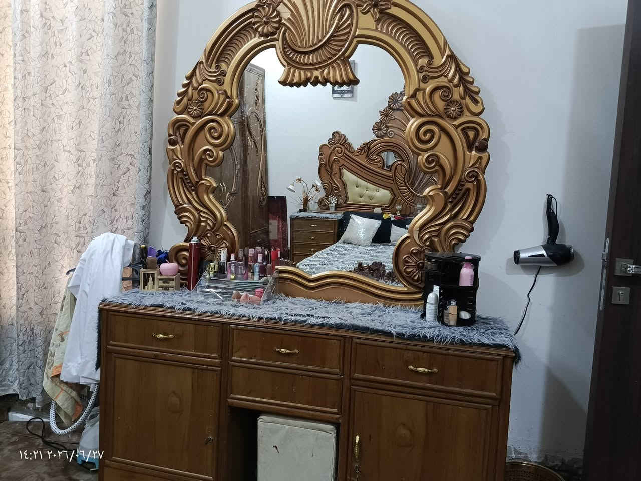 السلام عليكم  غرفه للبيع نضافه 100/95 السعر مليون و100 وبي مجال ل شراي لاستفسار *********** او خاص
