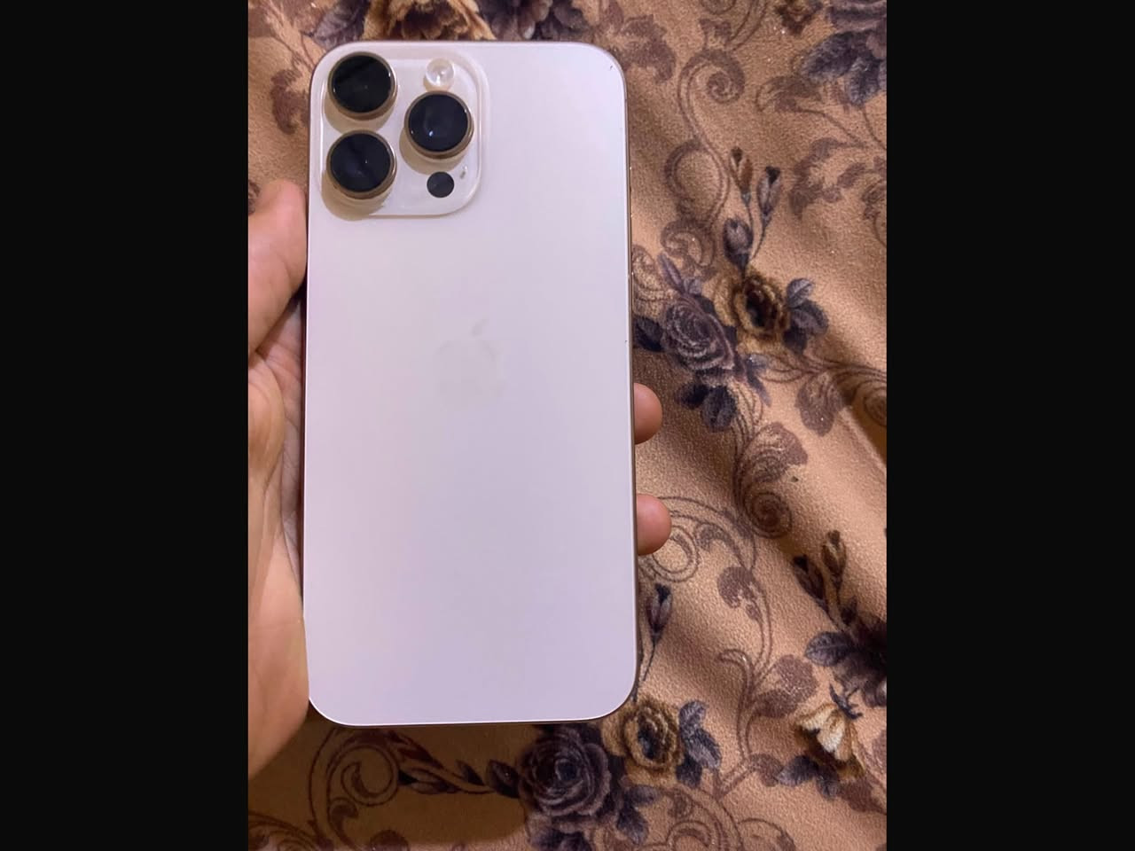📱 للبيع iPhone 16 Pro Max – 256GB

* اللون: Natural Titanium
* السعة: 256GB
* صحة البطارية: 100%
* عدد دورات الشحن: 195
* الجهاز نظيف جدًا، استخدام شخصي.
* Face ID والكاميرات وكل الوظائف تعمل 100%.
* بدون كرتون.
* الجهاز مفعل وجاهز للنقل
السعر مليون و 550


**إذا كنت صاحب هذا الإعلان وتريد حذفه لأي سبب، رجاءا أرسل رسالة إلى الدعم الفني**