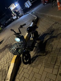 شباب هاي الدراجه للبيع نضافه فول الدراجه كلشي بيه شغال بس يراد تعديل ب...