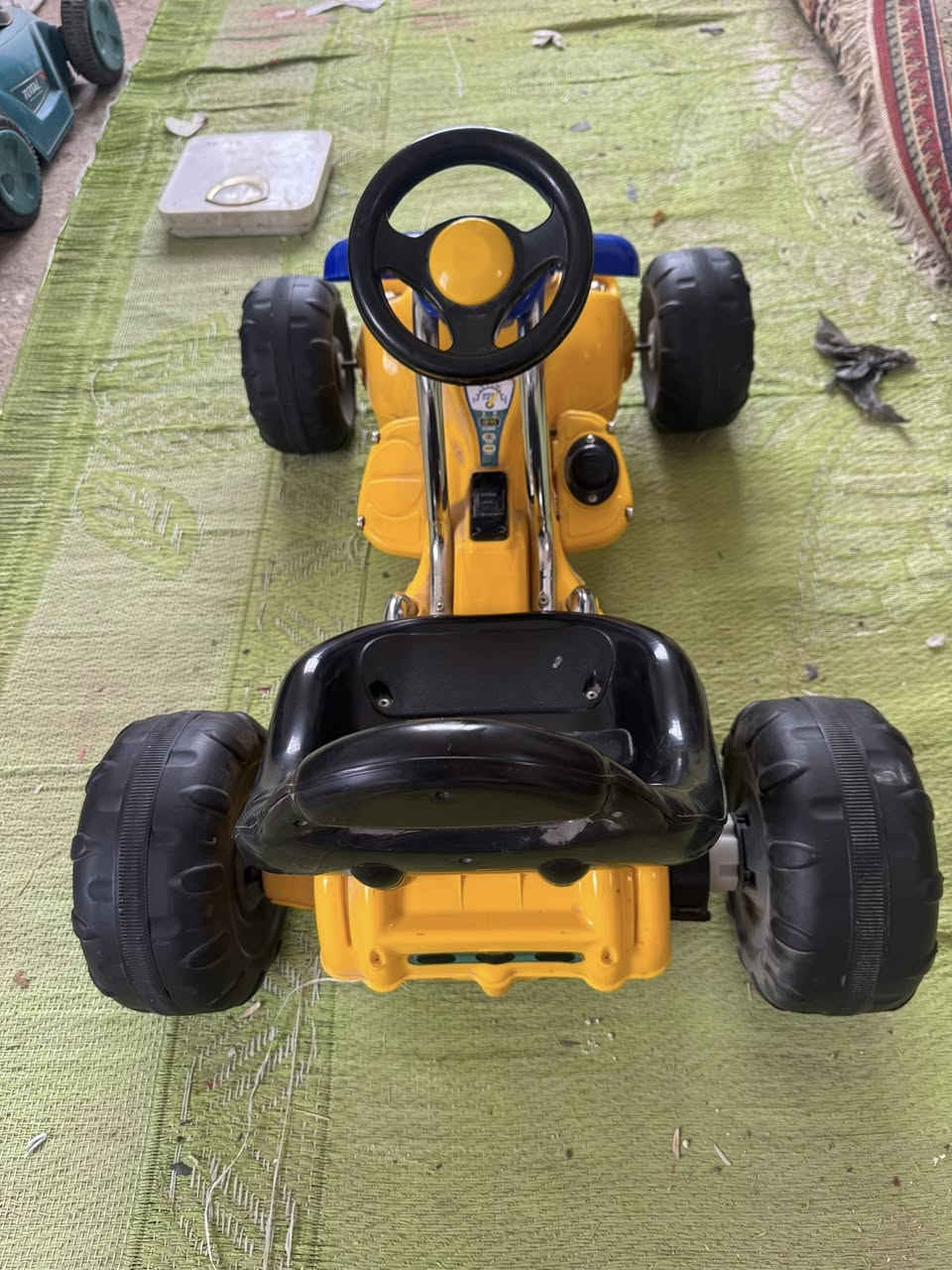 سباره اطفال م̷ـــِْن عمر ٣ سنوات الى ٧ سنوات شحن جديده غير مستعمله باتريها موجود لاكن هابط شحن لان مامستعمل
ماخذيها ٩٠ ابيع ٧٥ بيها مجال للشراي


**إذا كنت صاحب هذا الإعلان وتريد حذفه لأي سبب، رجاءا أرسل رسالة إلى الدعم الفني**