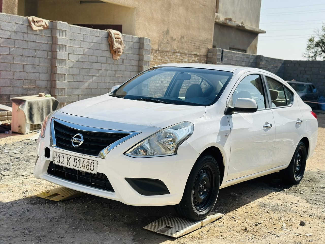 سلام عليكم نيسان هندي اصل  مديل 2023 بغداد بسمي ماشية ٣٤سياره بيه قطعتين تبديل بلادي نفس لون جاملغ وبنيد وربع جاملغ صبغ مكان سياره بابل ناحية نيل الاستفسار *********** سعر ١١٣ وبيه مجال
