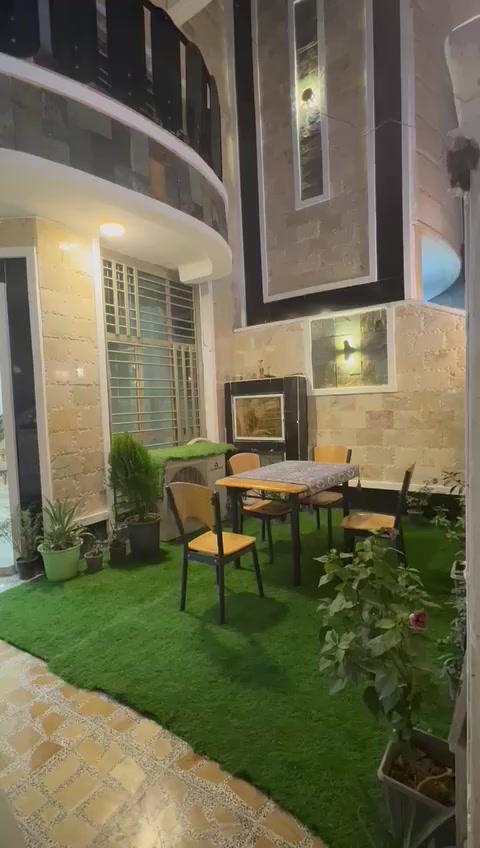 دار للبيع مساحة 150م
واجهة 7.50م
نزال20م
استقبال ومطبخ معزول وحولى درج و4نوم وخدمات في 4
........
موقع الدار الشعب الضباط 
.......
مراجعة مكتب دلالية الامين
بادارة ابو ايمن الحميداوي
***********
