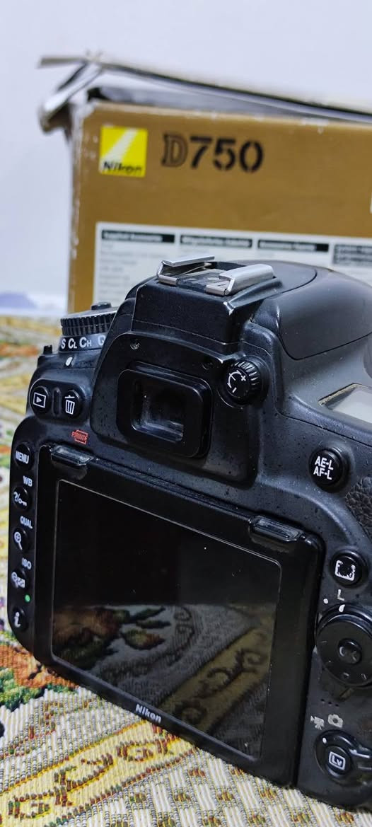 نيكون 750 ماداخله تصليح
هي وعدسة 70/300 نظافة 99٪ 

شراي خاص بسعر مناسب


**إذا كنت صاحب هذا الإعلان وتريد حذفه لأي سبب، رجاءا أرسل رسالة إلى الدعم الفني**