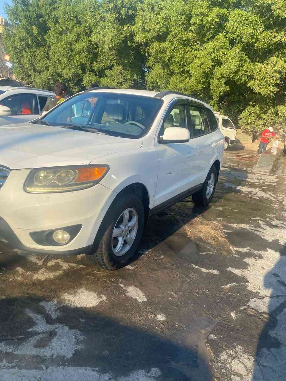 السلام عليكم سنتافيا ٢٠٠٨ رقم بغداد دولي الجديد وهزة جديدة كلين تايتل بدون ضرر او صبغ كاملة بدون اي نواقص محرك جديد تبريد ثلج  تايرات جدد صدر جديد باتري جديد شاشة وكاميرا خلفية عليهه ادارة كامله السعر ١٢٥ وبيهه مجال للشراي *********** مكاني بغداد بغداد, العراق
