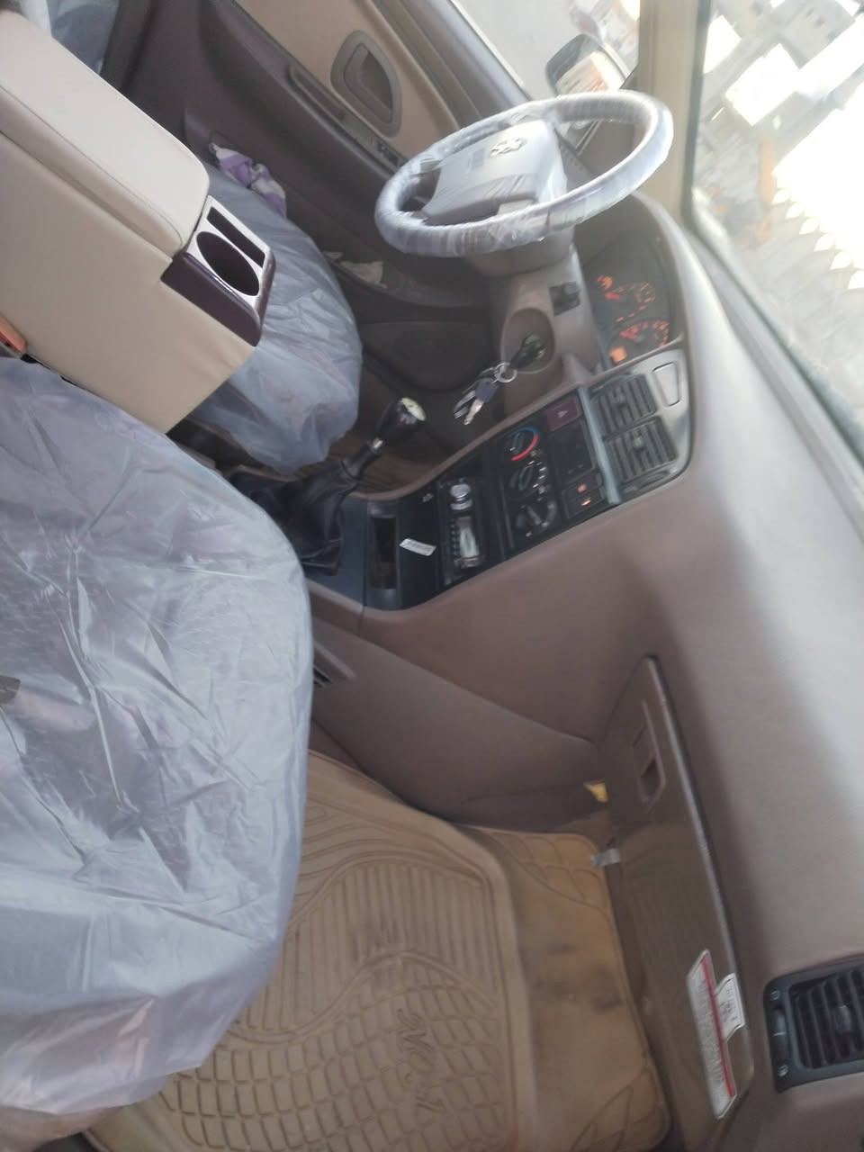 سلام عليكم من رخصه صاحب الكروب للبيع بيجو اكد مديل 16بسمي سياره مكفوله من عده لبنيدبدل      بنيدهه لقديم موجود ماشيه160 سياره جديده
احله من صوره رقم لهاتف  سعر ٤٧ وبيهه مجال
***********
***********
