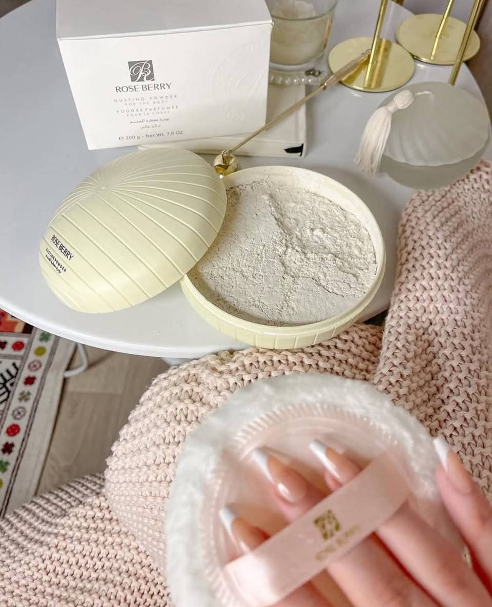 🎀 بودرة الجسم الترند من ماركة روز بيري 🧸
بودرة جسم معطرة بتركيز عالٍ تمنحك إحساس بالانتعاش والنظافة طوال اليوم 

💖 متوفرة بـ 5 أنواع مختلفة بروائح حلوة ومنعشة تناسب كل الأذواق 

مميزاتها:
✨ تعطي رائحة عطرة تدوم لساعات
✨ مثالية للاستخدام اليومي بعد الاستحمام
✨ تساعد على امتصاص الرطوبة الزائدة من الجسم
✨ تترك البشرة ناعمة ومنتعشة


**إذا كنت صاحب هذا الإعلان وتريد حذفه لأي سبب، رجاءا أرسل رسالة إلى الدعم الفني**