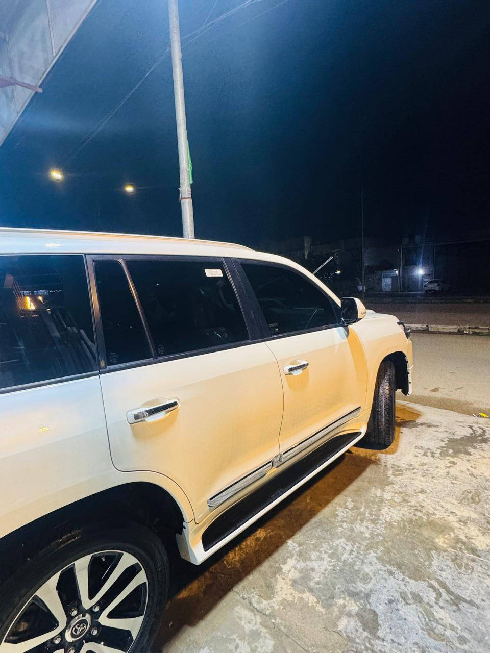 السلام عليكم لبيع لاندكروز 19فول الأخير اعلى فئه بلاندكروز رقمه بغداد دولي الجديد  بسمي مكفولة كفالة عامه فقط (3رصعات بارد فقط بدون صبغ)
و معروفه مواصفات لاندكروز بعد ..بصمتين كتلوكات 
ماشيه 100الاف فقط 
#الجميع 
#السعر؛525$وبيه مجال بسيط 
العنوان ؛ ناصريه مركز 📍


**إذا كنت صاحب هذا الإعلان وتريد حذفه لأي سبب، رجاءا أرسل رسالة إلى الدعم الفني**