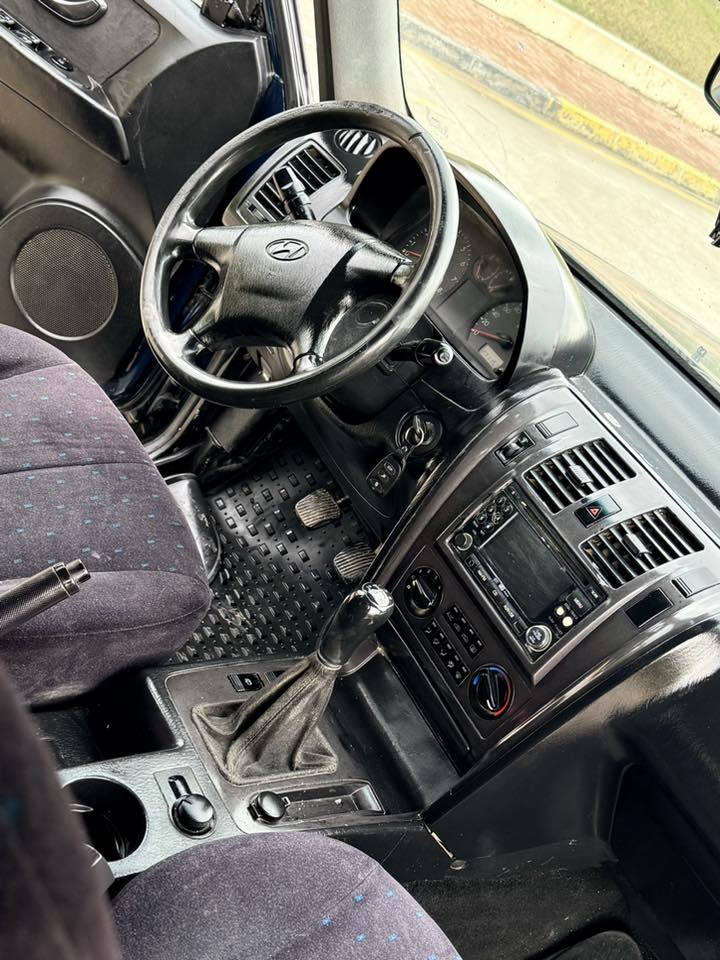 بؤ فرؤشتن 
شتي جوان نمونه 
هؤندا /  تريكان💙
بي بؤياخي قه تره بؤياخي نيه 
ره سمي سؤنه ري دانراوه
كامل مه سره في تياكراوه
سعري٥٥ مه عا مه له 
ماشالله له بؤياخ وده ماري 
ئارمي پلاستيك 
به شه رتي غه رامه 
مؤديل٢٠٠٣
ته  بريد + گه رمي
گيروو مه كينه ي   بيلاد لؤك لوك 
ماشآءالله له قوه تي 
مواسه فات
١-پاوه ر
٢ سي ريز كوشن بلادي
٣ دةبل ئةكسل 4+4 
قورسو سوك مه زبوت 
٤ قفل مه ركه زي
٥ زينؤن 
٦شاشه ئايپاد+ كاميرا 
مه ركةزي 
ناوي جوان 
گه رمي وكاره باي هه مووي مه زبوت
هه مووگياني له سه ربيلد ماوه
پيش وپشت وشاني كه پسه
ده عم ليدراو هيچ پيوه نييه
تاقم لايت وعه ته روبه گ لايت لؤك
تاقم تايه وويل جه به لي لؤك 
 ته نها فرؤشتنه
سه ياره كة تير مه سره ف كراوه 
ئارم ئه وه ليات غه رامه موس براوه به شه رت 
تكايه ته نها فرؤشتنه ..

☎️☎️
***********
***********
