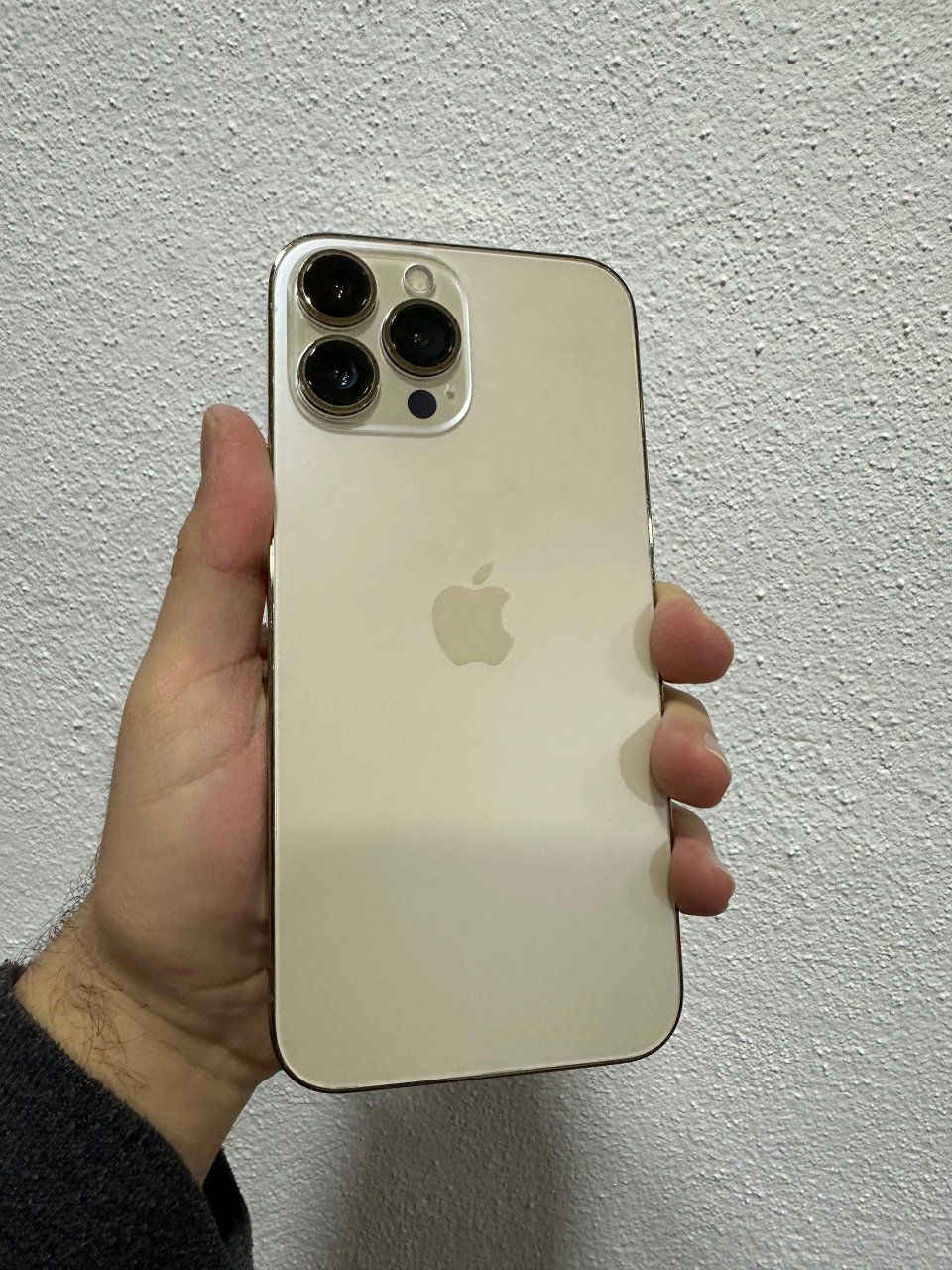 ايفون 13 برو ماكس لون ذهبي المميز ذاكره 512 
ركزلي عل ذاكره عملاقة 512 
ويا ملحقات كارتون + كيبل شحن

فقط مبدل بطارية نسبتها 100نوعية ( دراكون ) معروفة بدلتها ب 75 الف 
والكامرة 0.5 ماتشتغل 

تك سيم + شريحة الكترونية ( تكدر تسوي دبل سيم )

سعره 550 الف ( فقط بيع )

للتواصل عل هذا رقمي وبي واتساب *********** 

مكاني موصل وعندي توصيل لكل العراق
