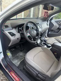 توسان خليجي موديل 2014 مكفوله من صبغ بيها صبغ ربع دعاميه وبيها بارد قب...