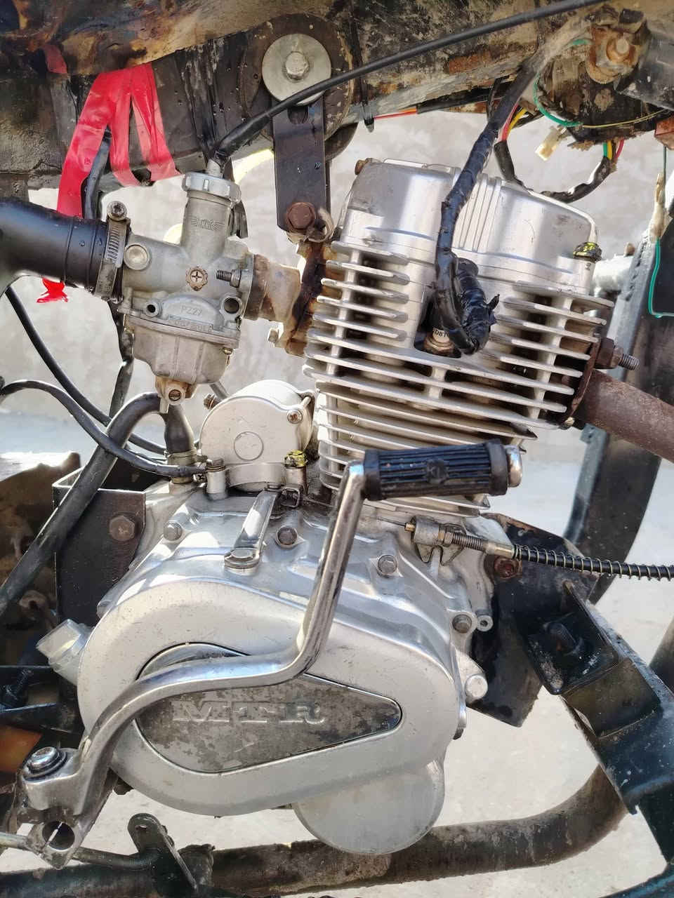 ستوته للبيع موديل 9 ..رقم اسود وسنويه ستوته نضيفه مكينه نضيفه
السعر 900 وبيه مجال الشراي ***********
