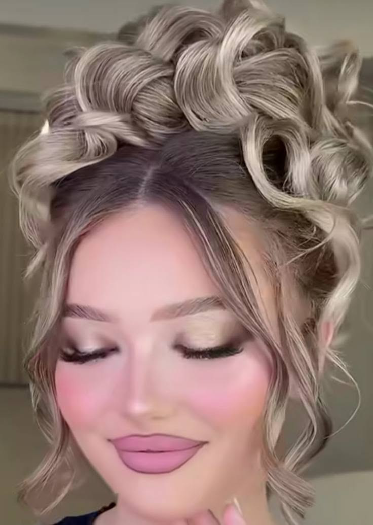 اسعار خاصة للمناسبات
 ( ميك اب ) عرايس مدعوات حنة عرس 
مناسبة تخرج . 😍♥️🫰
اي استفسار او حجز على ☎️*********** ( وات سآب )
يفتح المحل من ا⏰10 صباحا الى ⏰10 مساءا
اهابن وسهلين سكرات🍬🍬🍬🍬
 🍥🍥🍥🍥
