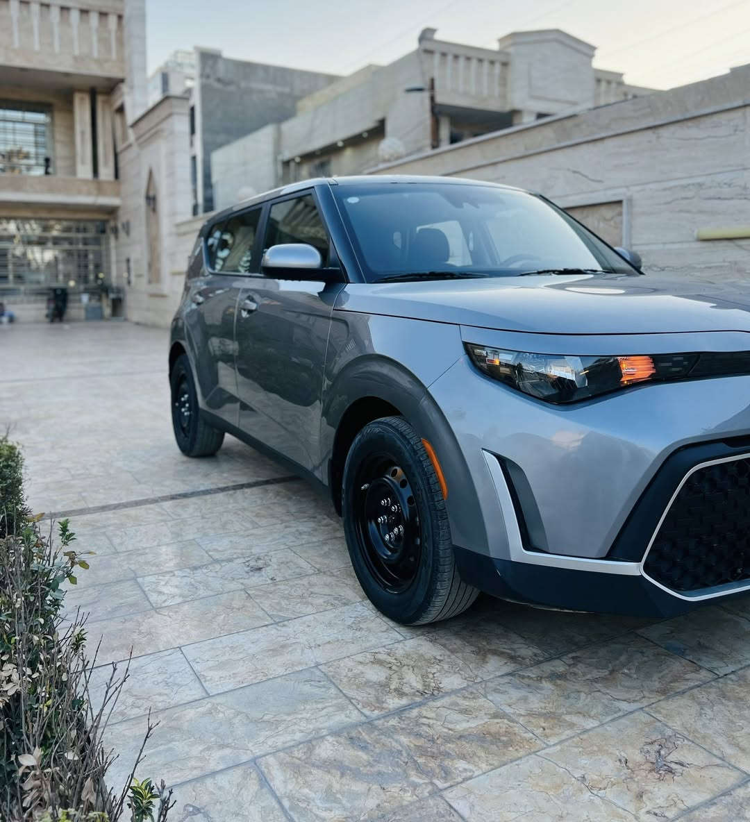 السلام عليكم 😎🔥بيع مراوس شعند نزل 
كيا صول  2024  امريكي دخول جديد ترقيم جديد 
رقم بغداد سنويه ب اسمي تحويل مباشر ب اسم المشتري 
بيها سونار موضح ب اسفل المنشور 🔻
بدون صبغ بدون ايرباك 
عداد المسافه 14 الف mil على مشي امريكا 
المواصفات 🔰
محرك 2000 دوش
فول تحكم ستيرن 
شاشه
كامره خلفيه 
نقط عمياء 
وضع قياد سبورت 
كروز سرعه 
اطفاء ذاتي
داخل مخمل 

📍عنواني /بغداد الكاظميه 

📦لمعرفة السعر اضغط على رقم 1 في التعليقات 👇🏻✉️

***********
   ‭
0787 233 6394‬
