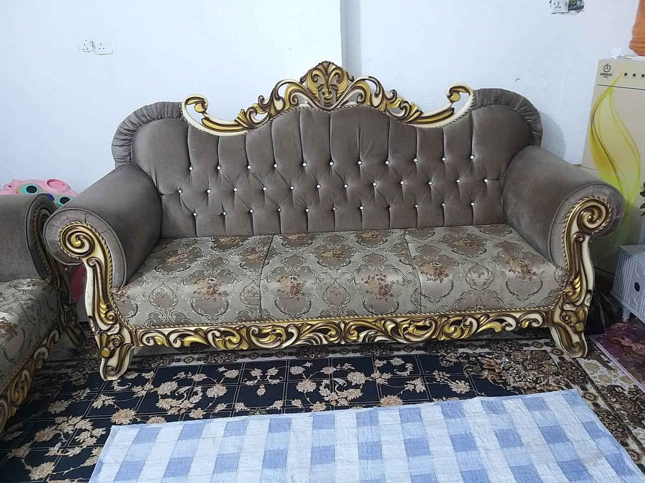 تخم قنفتين ٦ مقاعد تزكام نظيف جديد كلش حلو ومرتب للاستفسار خاص او الاتصال بالرقم ***********
