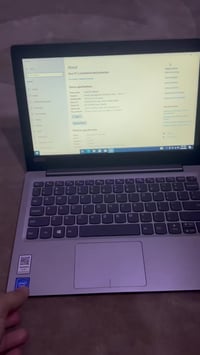 لابتوب • نضيف • بدون شاحن