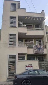 المشتل المعلمين • ١٠٠م • ٣ طوابق